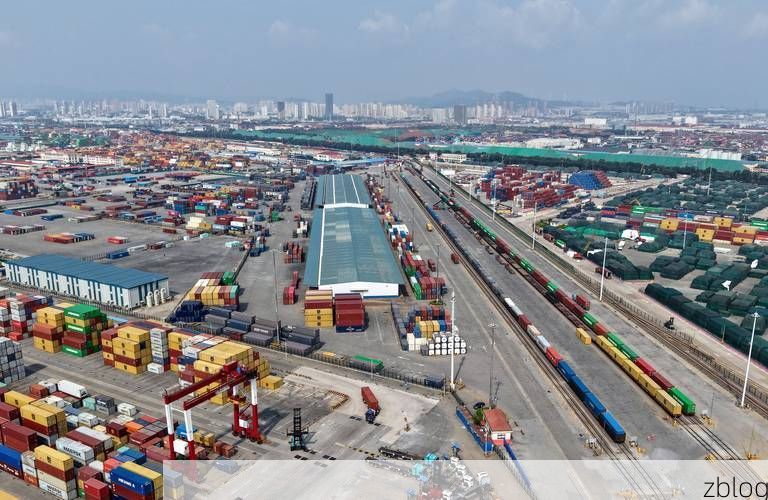 【青岛：港口枢纽与海雾气候下的疫情变量】