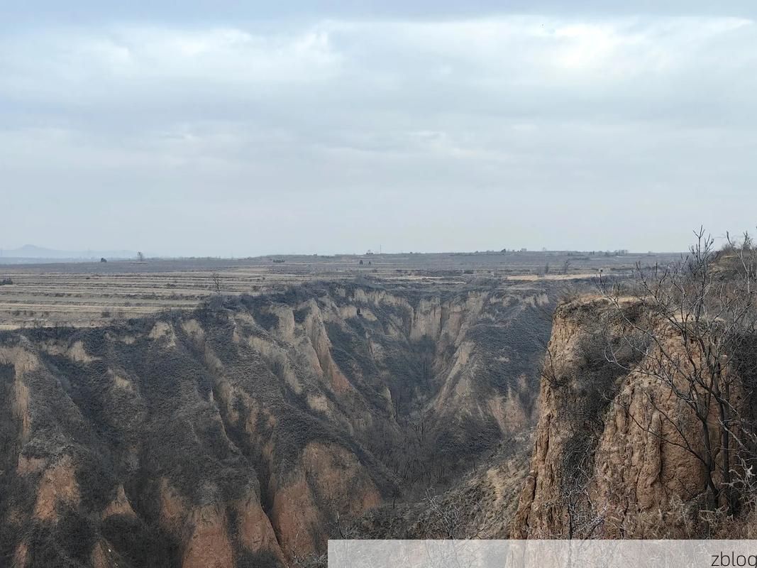 延安：黄土高原沟壑间的疫情防波堤
